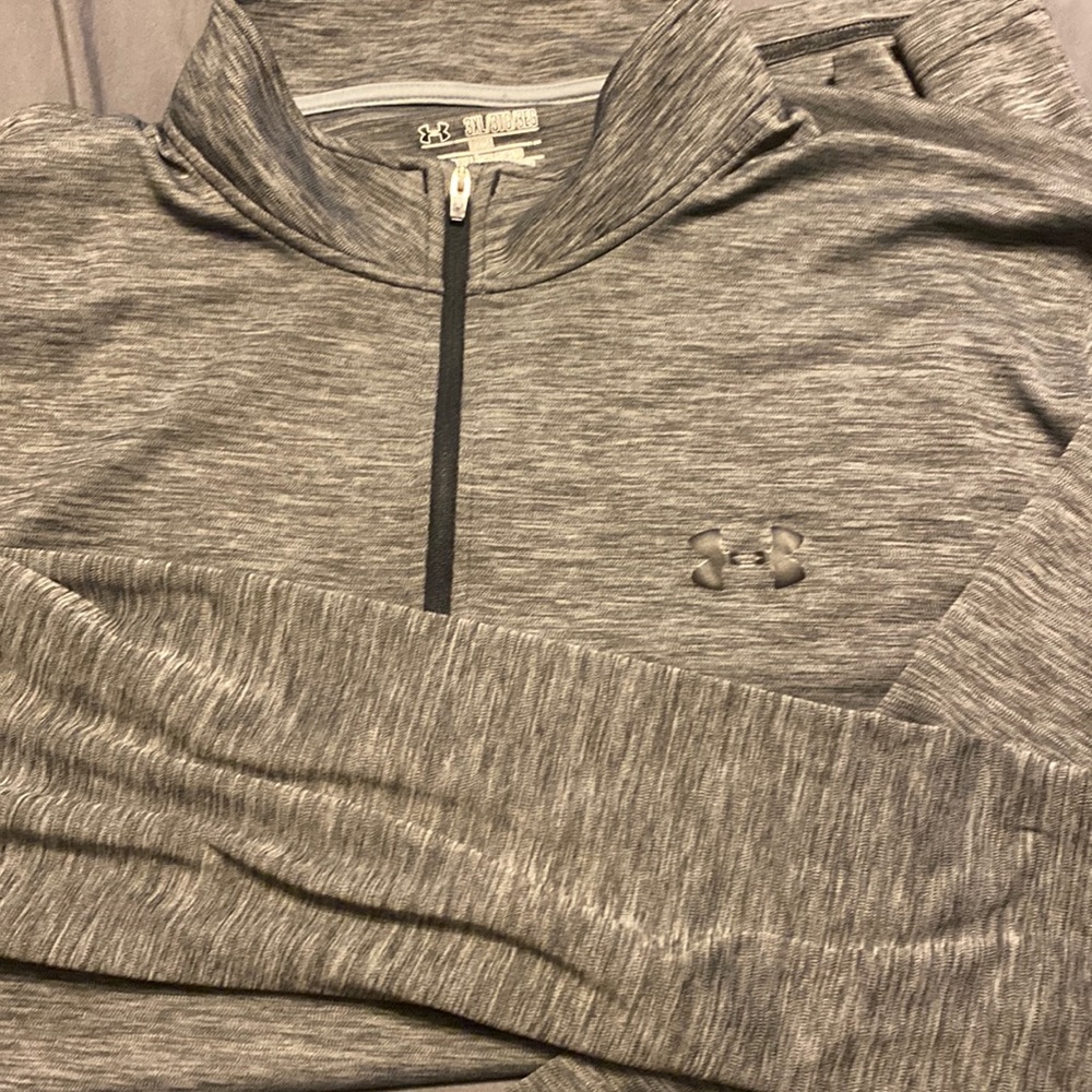 Mens long sleeve 1/4 zip up.